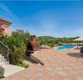 6 bedroom villa with pool in Milna, Brac Island sleeps 11